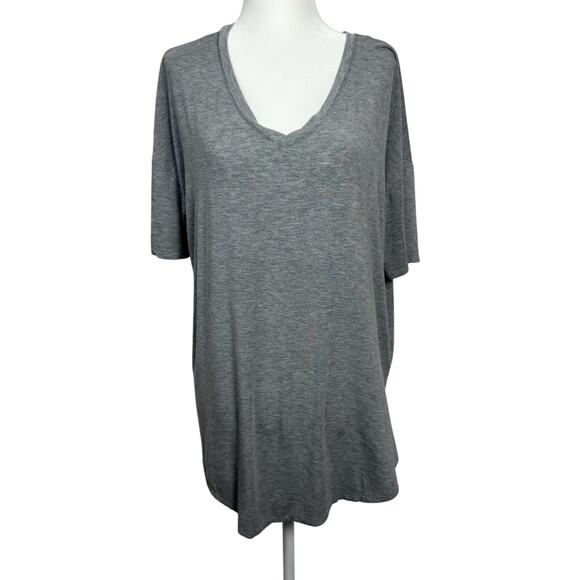 Time and Tru Gray Curved Hem Tee Size M - Picture 1 of 7